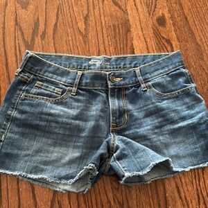 Super cute Old Navy Jean cut off shorts, 6, Diva